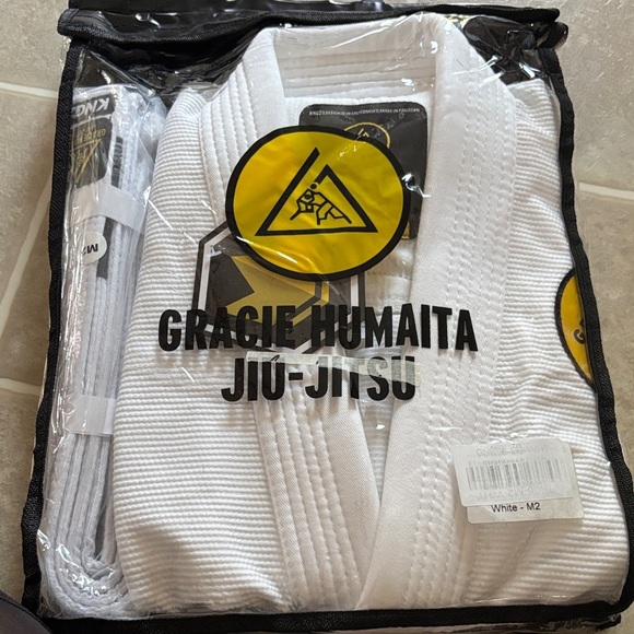 Kids White Martial Arts Shirt - Picture 9 of 9